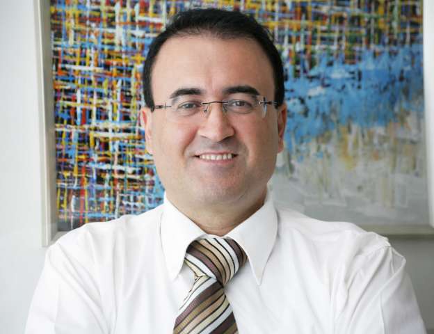 نضال أبوزكي، مدير عام مجموعة "أورينت بلانيت"