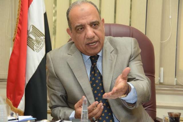 القابضة للمطارات