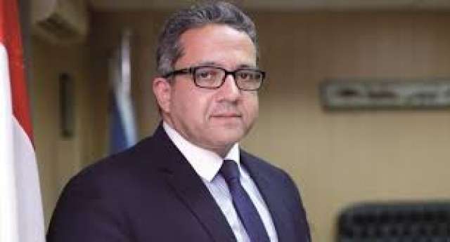 خالد العنانى وزير الأثار