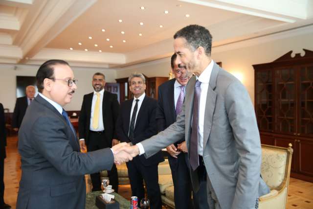 المهندس ياسر القاضى وزير الاتصالات خلال لقائه بالرئيس التنفيذى لشركة إنفور