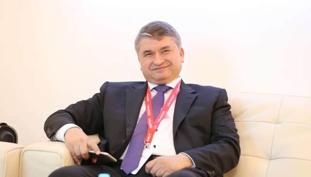 المهندس محمد عبد الكريم ، الرئيس التنفيذى لشركة كريستال عصفور