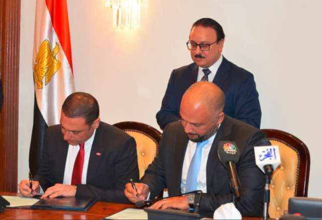 القاضى يشهد توقيع ”المصرية للاتصالات” و”اتصالات – مصر” توقعان مذكرات تفاهم لتقديم خدمات التجوال المحلي وخدمات الصوت الدولي