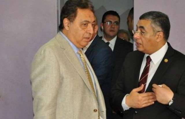 الدكتور أحمد عماد وزير الصحة يتفقد مركز أورام التأمين الصحى