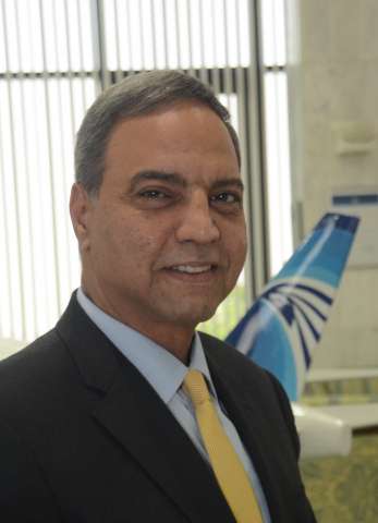 صفوت مسلم رئيس الشركة القابضة لمصر للطيران 