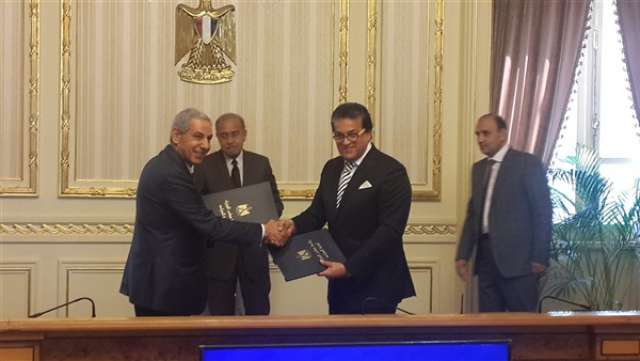 وزيرا الصناعة والبحث العلمى