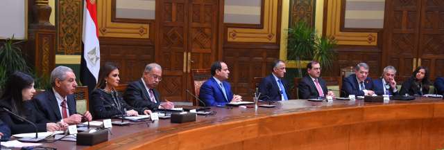 الرئيس السيسى مع ممثلى صناديق الاستثمار