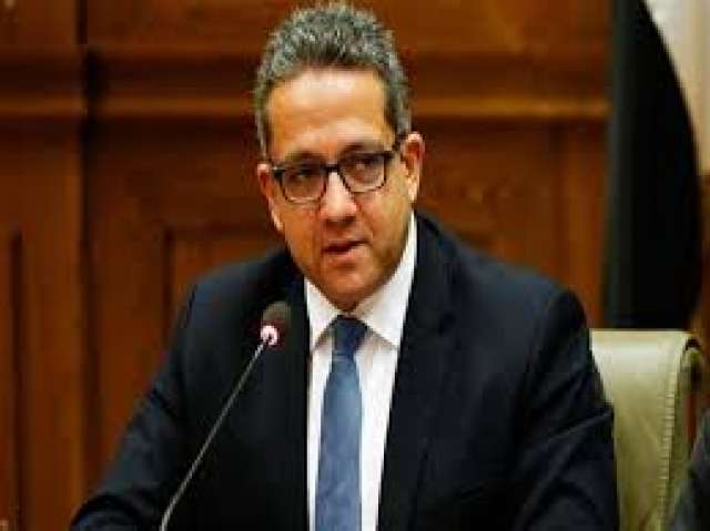 خالد عنانى وزير الاثار