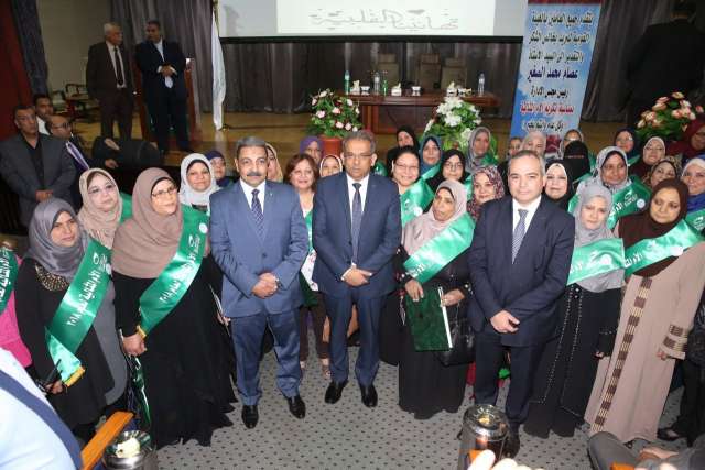 عصام الصغير رئيس مجلس إدارة الهيئة القومية للبريد يكرم الأمهات المثاليات
