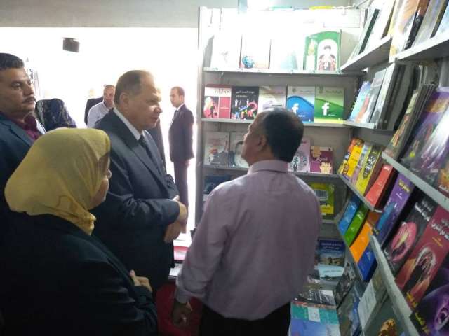 اللواء عصام سعد محافظ الفيوم يفتتح المعرض الأول للكتاب