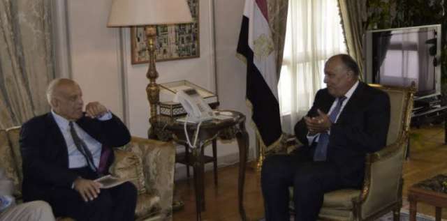 سامح شكرى وزير الخارجية خلال لقائه مع الدكتور مجدى يعقوب