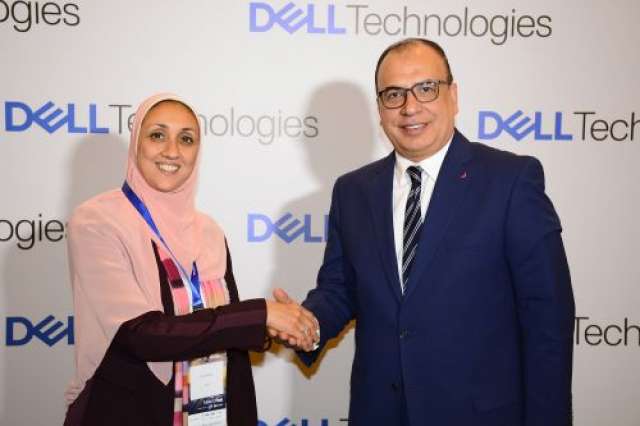 المهندسة هالة الجوهري القائم بأعمال الرئيس التنفيذي لهيئة تنمية صناعة تكنولوجيا المعلومات (إيتيدا) والمهندس محمد أمين النائب الأول لرئيس شركة دل إي إم سي لمنطقه الشرق الأوسط وأفريقيا وتركيا