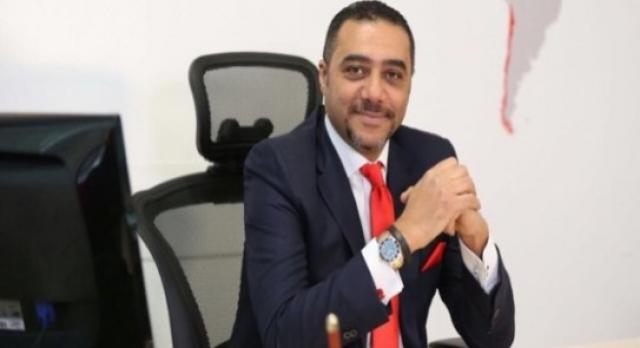 أيمن عصام رئيس قطاع الشئون الخارجية والقانونية بشركة " فودافون مصر "