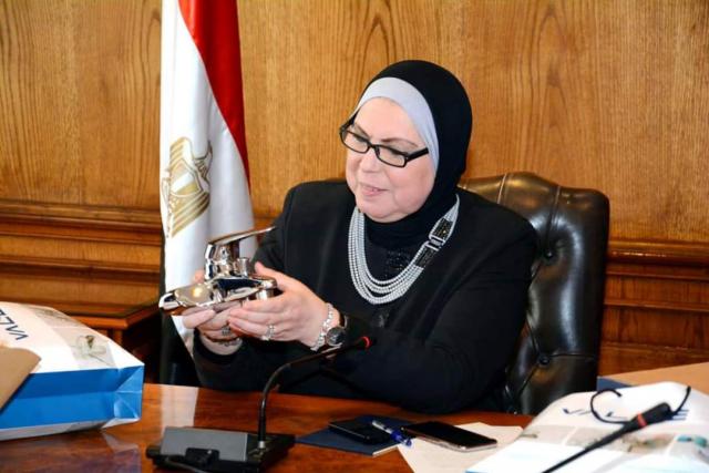 نيفين جامع وزيرة التجارة والصناعة