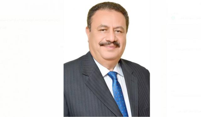 رضا عبد القادر رئيس مصلحة الضرائب 