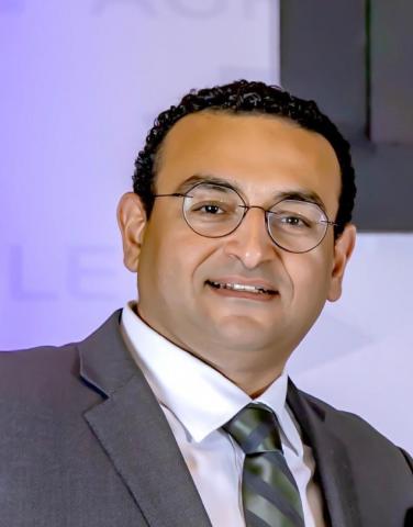 أمير حكيم المدير التنفيذي لقطاع الموارد البشرية والتطوير المؤسسي