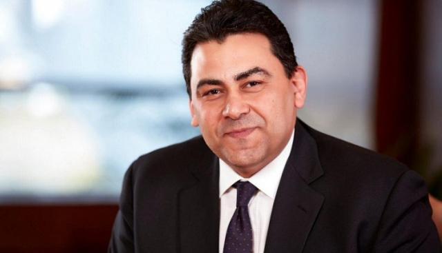 المهندس عادل حامد الرئيس التنفيذي للشركة المصرية للاتصالات