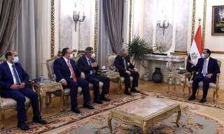 رئيس الوزراء يستقبل رئيس مجلس إدارة اتحاد المصارف العربية