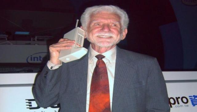 مارتن كوبر مخترع أول هاتف محمول