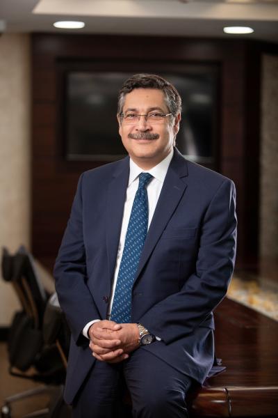 حسن غانم رئيس مجلس إدارة بنك التعمير والإسكان والعضو المنتدب