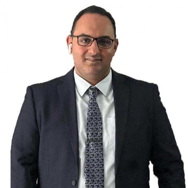 الدكتور محمد عبد الوهاب المحلل الاقتصادي والمستشار المالي