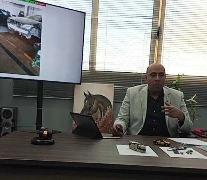 تطبيق ”انده تاكسي”.. هدية يقدمها صاحب التاكسي المرسيدس S560 لمواطني الإسكندرية