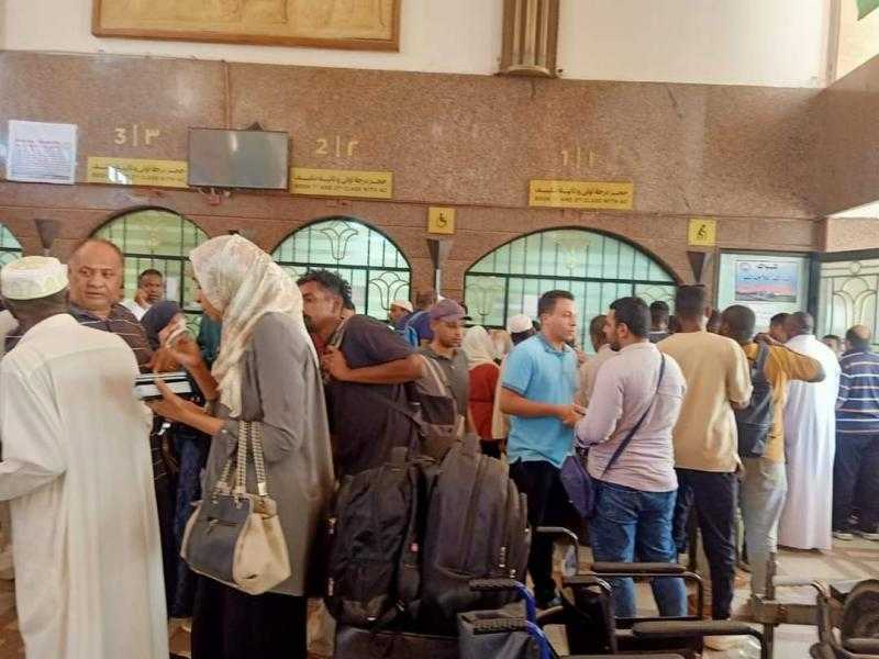 ” النقل ” : استمرار تسيير عدد من الرحلات الإضافية بالسكة الحديد لاستيعاب كثافة العائدين من السودان