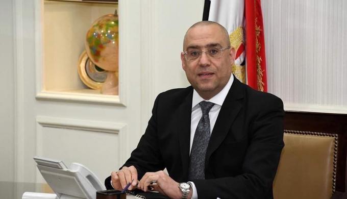 وزير الإسكان يتابع الموقف التنفيذى لمشروع ازدواج طريق سيوة / مطروح بطول 300 كم