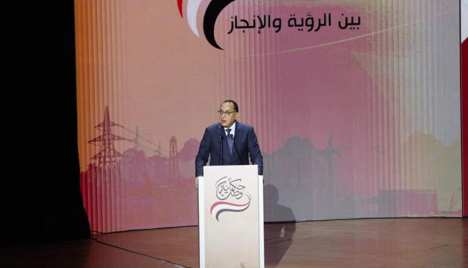 مدبولي : ”لو لم يتم تنفيذ أي مشروعات أخرى بالدولة سوى مشروع (حياة كريمة) فيكفي الرئيس السيسي”