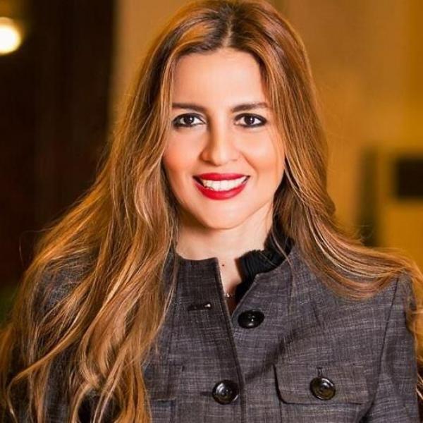 الدكتورة فاطمة الجولي رئيس الإتصال المؤسسي ببنك مصر 