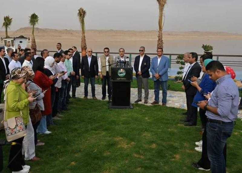 ” مدبولي ” : الدولة ستواجه بكل الحسم أي محاولات للبناء على الأراضي الزراعية