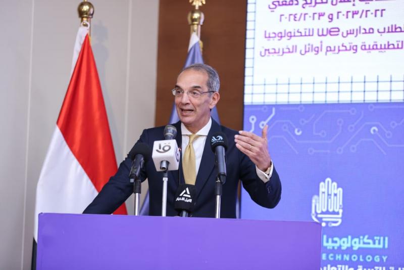 الدكتور عمرو طلعت وزير الاتصالات وتكنولوجيا المعلومات