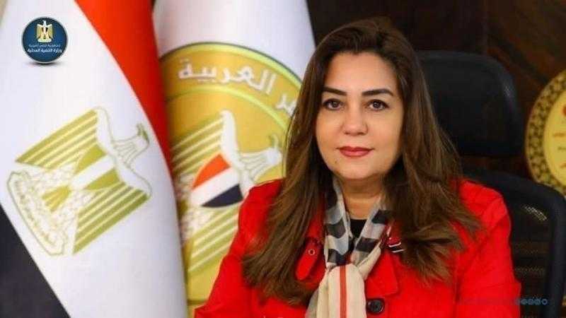 وزيرة التنمية المحلية تعلن بدء تطبيق المواعيد الصيفية لفتح وغلق المحال العامة اعتبارًا من غدًا الجمعة
