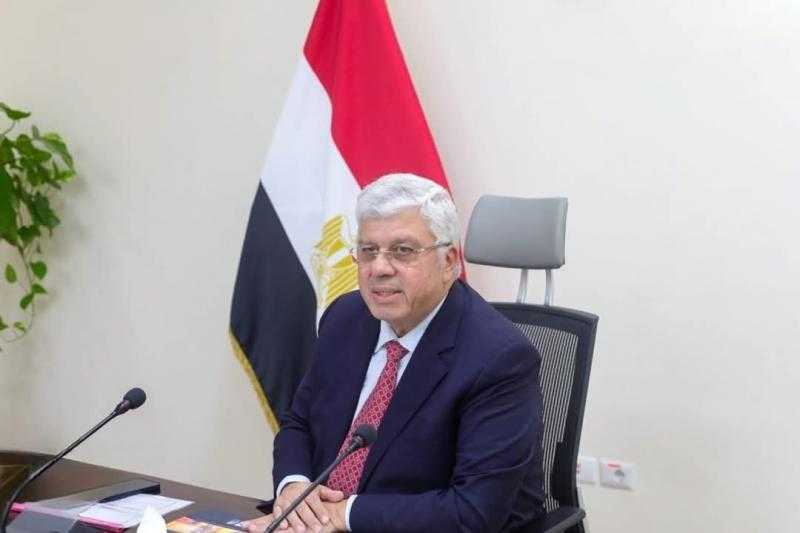 وزير التعليم العالي يوجه رؤساء الجامعات بالتنسيق مع المحافظين  في تعطيل الدراسة غداً