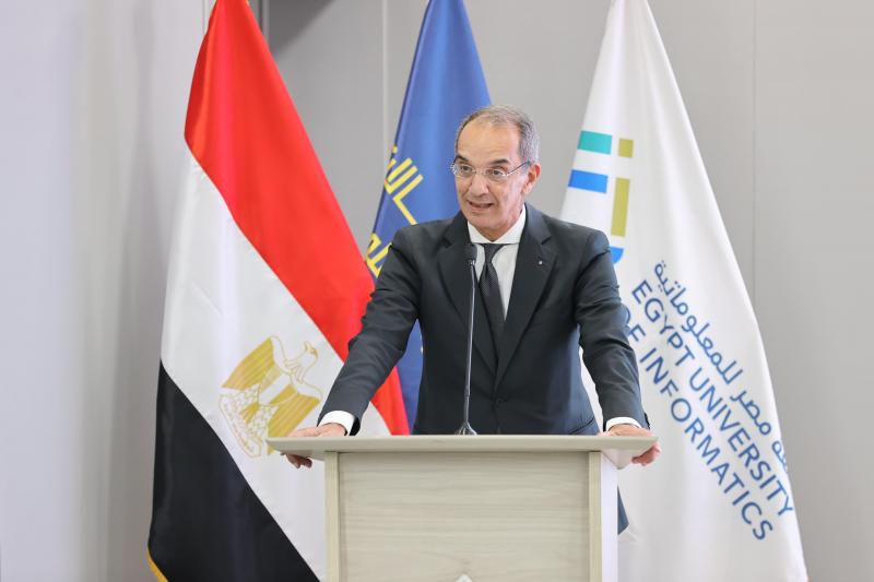 الدكتور عمرو طلعت وزير الاتصالات وتكنولوجيا المعلومات
