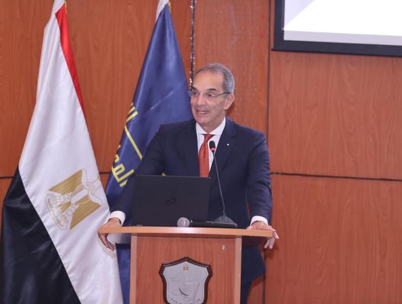 الدكتور عمرو طلعت وزير الاتصالات وتكنولوجيا المعلومات