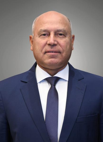 الفريق كامل الوزير نائب رئيس الوزراء للصناعة ووزير الصناعة والتجارة والنقل