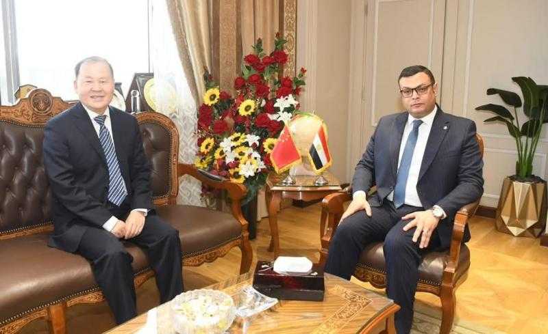 ” الشربيني ” يشهد مراسم توقيع خطاب نوايا بين وزارتي الإسكان المصرية والصينية