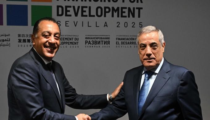 ” مدبولى ” يلتقي نظيره الجزائري علي هامش مؤتمر الأمم المتحدة الرابع لتمويل التنمية