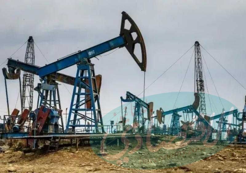 النفط يصعد 1% وسط ضبابية حول إعادة فتح مضيق هرمز وتصاعد التوترات