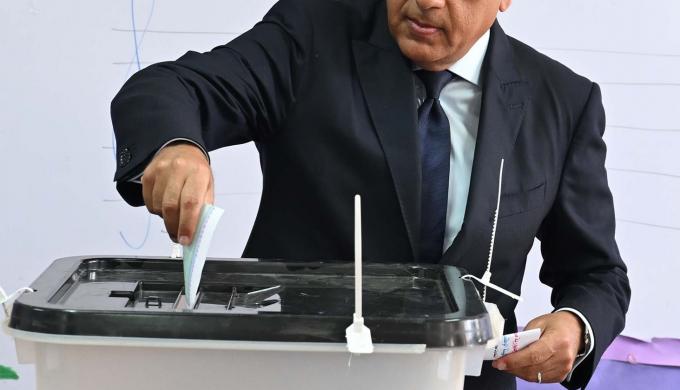 رئيس الوزراء يُدلي بصوته في انتخابات مجلس الشيوخ 2025