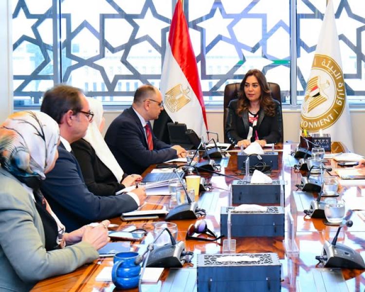 وزيرة التنمية المحلية، والقائم بأعمال وزير البيئة، اجتماعا لبحث التحضيرات والاستعدادات للمؤتمر الأطراف لاتفاقية الأمم المتحدة الإطارية لتغير المناخ cop30
