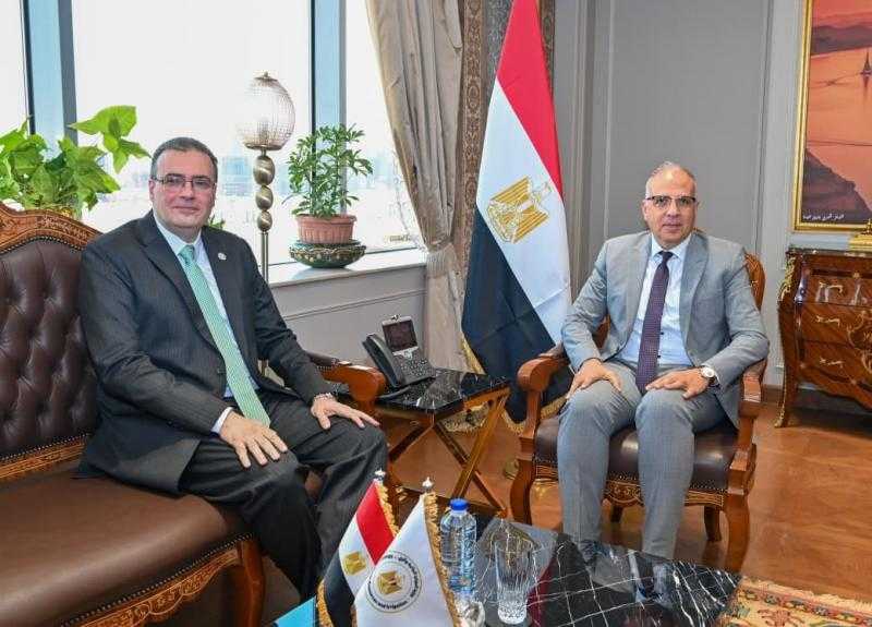 وزير الموارد المائية والري ورئيس الجهاز المركزي للتنظيم والإدارة يبحثان سد العجز فى عدد من الوظائف بالوزارة