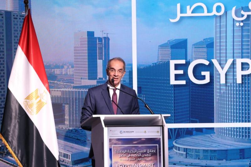 الدكتور عمرو طلعت وزير الاتصالات وتكنولوجيا المعلومات 