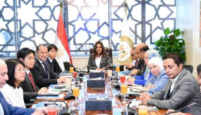 منال عوض : سرعة تنفيذ مصانع لبدائل البلاستيك بعدد من المدن المصرية لتهيئة المناخ الداعم لإعلانها مدن خالية من التلوث البلاستيكى في مصر