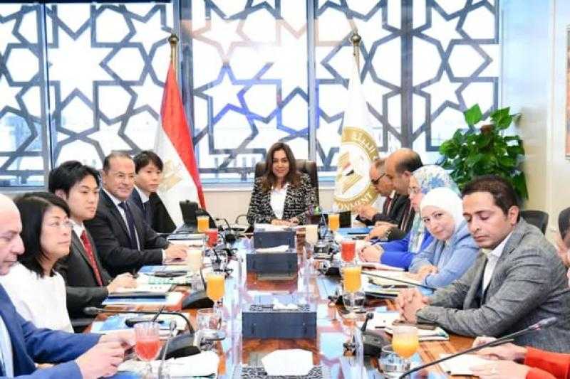 منال عوض : سرعة تنفيذ مصانع لبدائل البلاستيك بعدد من المدن المصرية لتهيئة المناخ الداعم لإعلانها مدن خالية من التلوث البلاستيكى في مصر