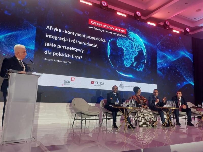 التمثيل التجاري يروج للفرص الاستثمارية في مصر خلال المشاركة في المؤتمر البولندي الأفريقي بوارسو