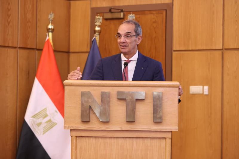 الدكتور عمرو طلعت وزير الاتصالات وتكنولوجيا المعلومات 