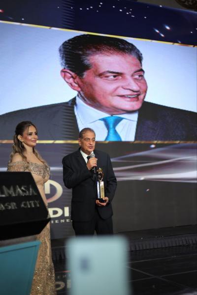 الإعلامى أسامة كمال 