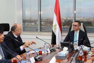 وزير الاستثمار والتجارة الخارجية يلتقي رئيس مجلس إدارة شركة إل جي - مصر لاستعراض مشروعات الشركة وخططها التوسعية المتعلقة بالإنتاج والتصدير