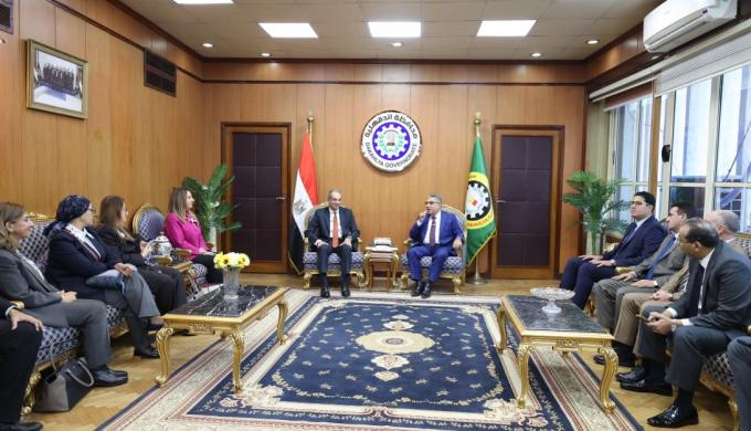 ” الاتصالات ” : مشروع إحلال الشبكة النحاسية بالألياف الضوئية بالمنصورة يستهدف تحويل 118671 عميل